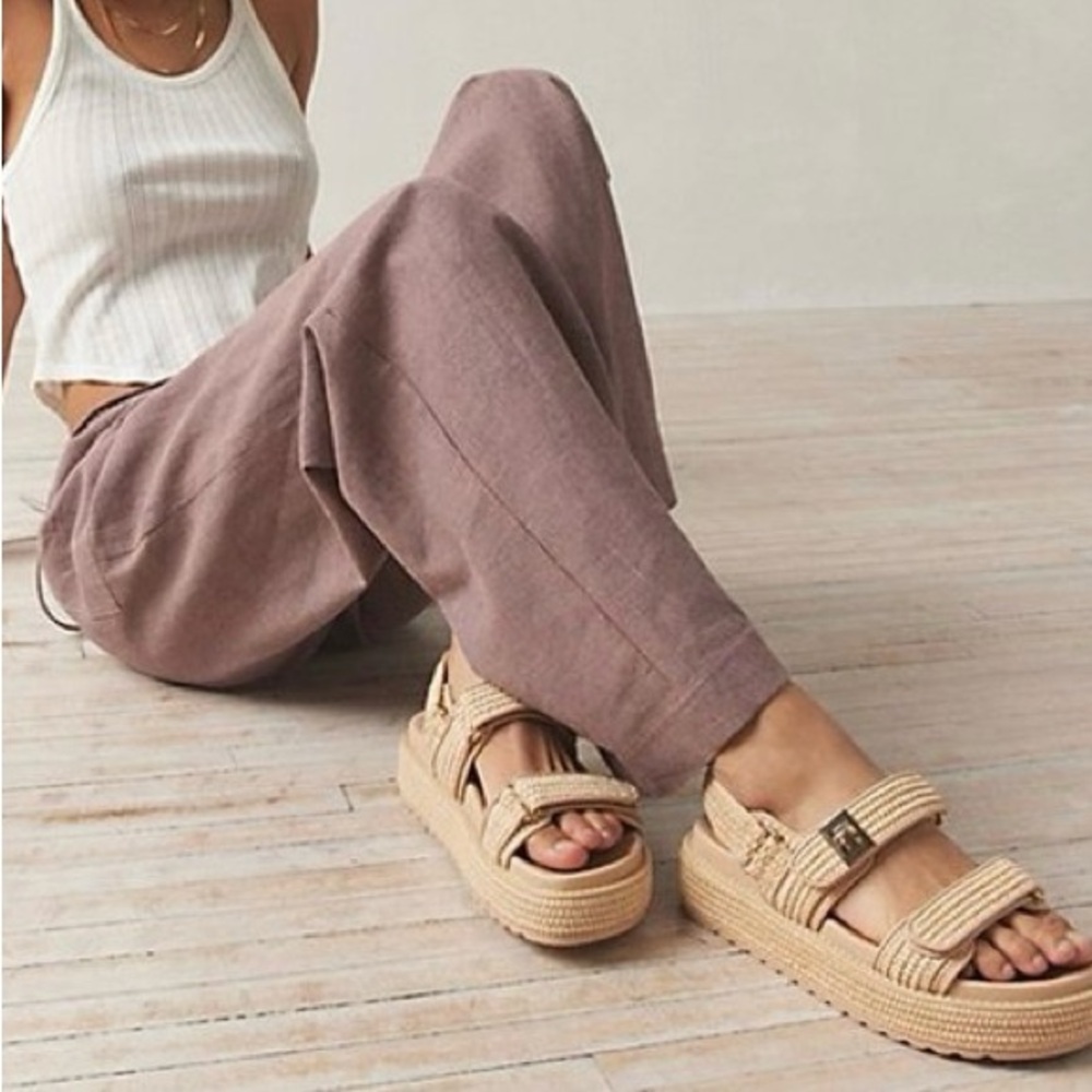 Chunky Neutral Sandals 🩴